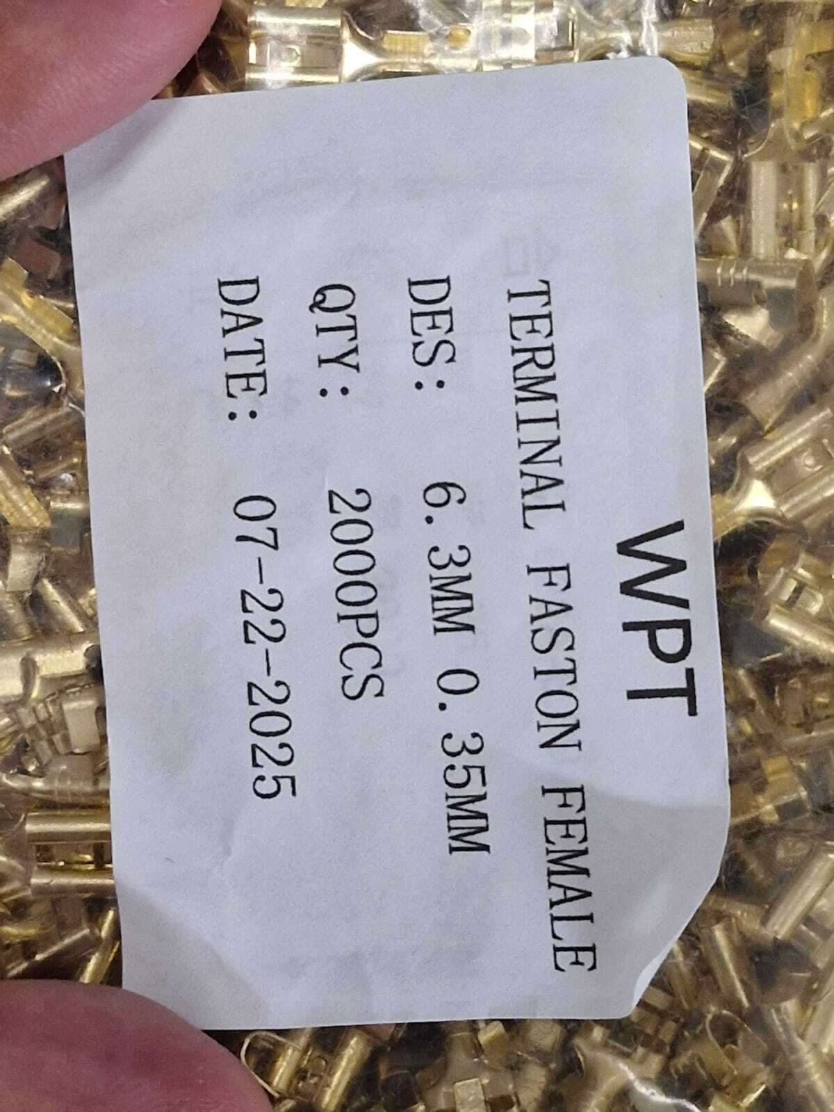 Kit com 100x Terminal Faston Femea 6,3mm C/ Trava Latao S/ Isolacao Dourado - Imagem 3