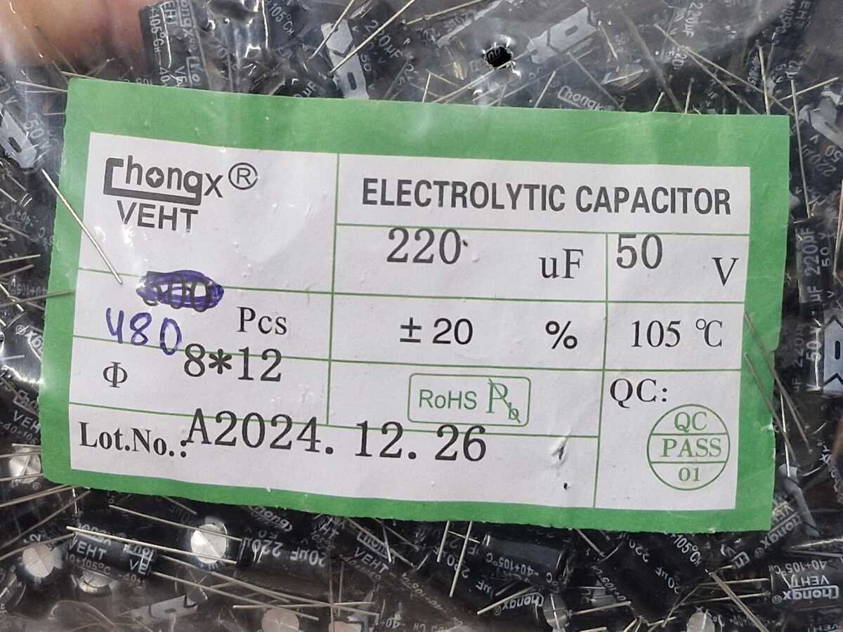 Kit com 500x Capacitor Eletrolitico 220uf 50v 20% -40c+105c 8x12mm - Imagem 3