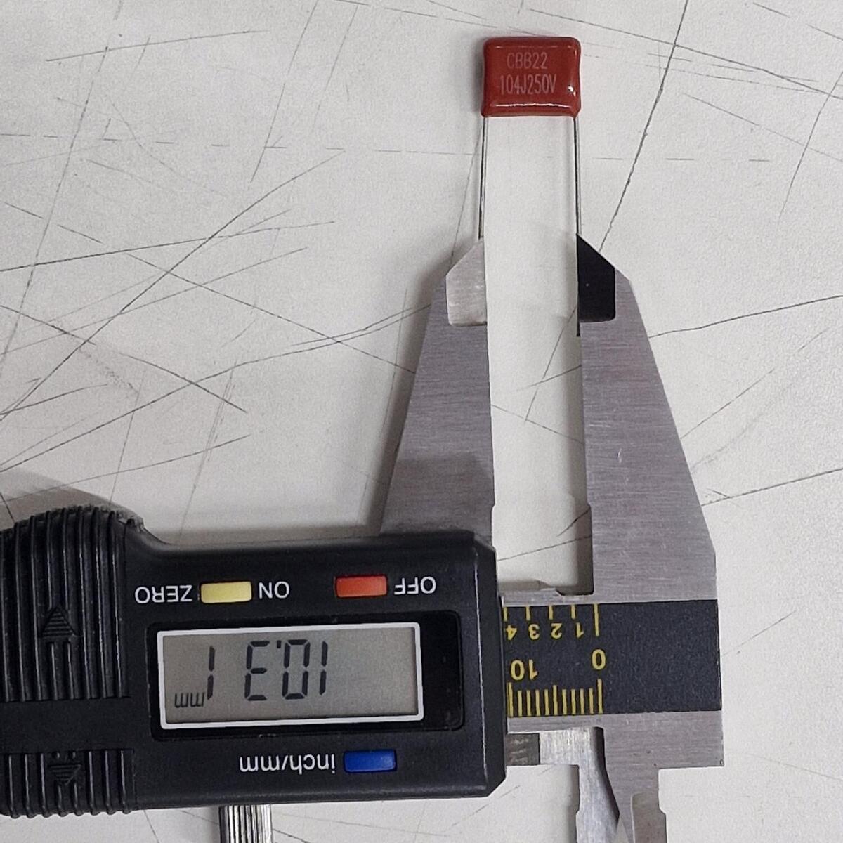 Kit com 200x Capacitor Poliéster CBB22 100nF 250V 104J Passo 10mm - Imagem 3